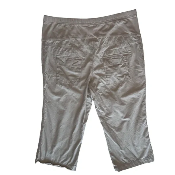 Liz Lange Maternity Tan Khaki Capri Summer Cropped Pants - Picture 2 of 10